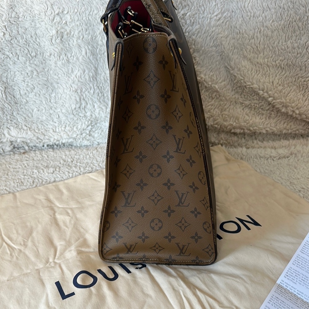 Louis Vuitton OnTheGo GM Monogram Tote with Original Reciept - Picture 4 of 14